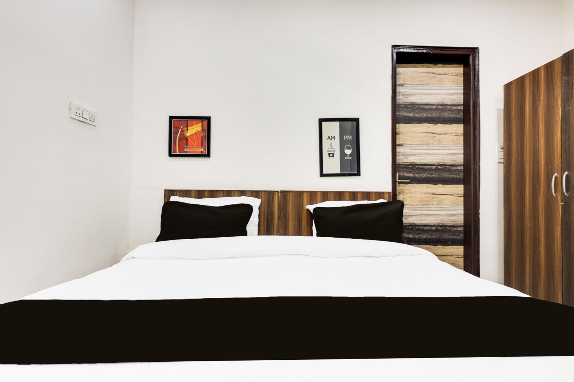 Hotel O 83167 Golden Key New Delhi